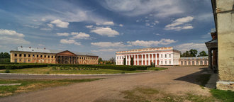Двор дворца Потоцких