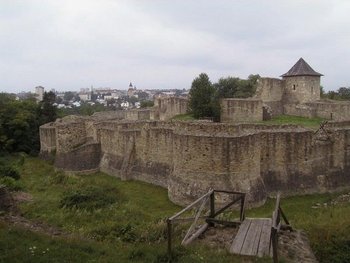 Тронна фортеця