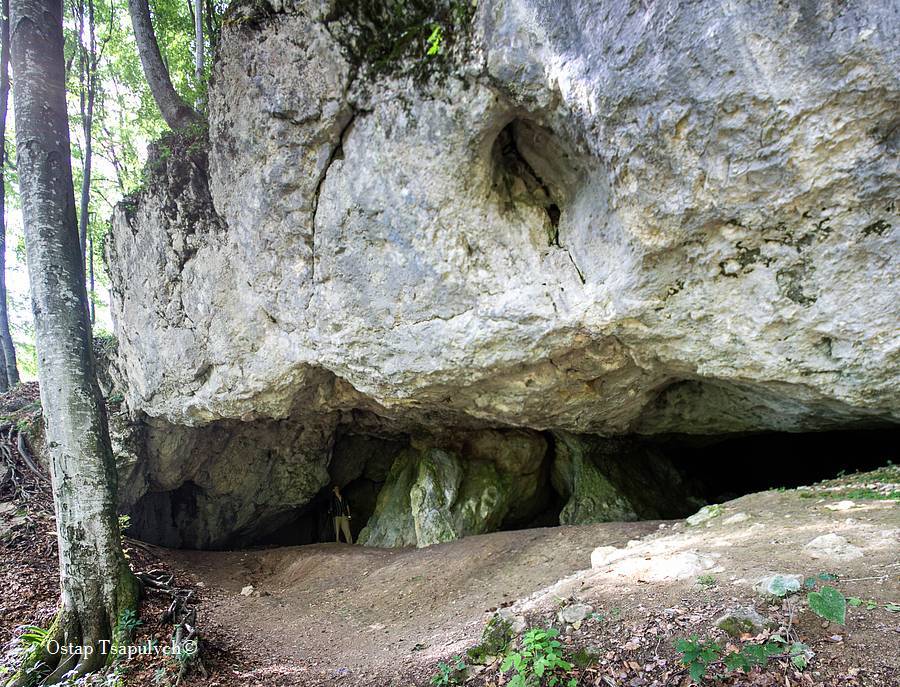 Печера Молочний Камінь